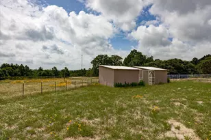 118 Saddle Ct, Bastrop, TX 78602 - Photo 10
