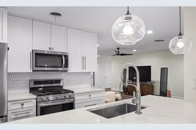 823 Walnut Creek Drive, Austin, TX 78753 - Photo 14