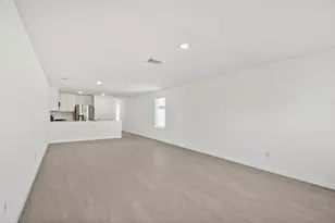 2413 Legends Crk, New Braunfels, TX 78130 - Photo 10