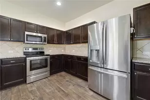 401 Cassandra Dr, Hutto, TX 78634 - Photo 10