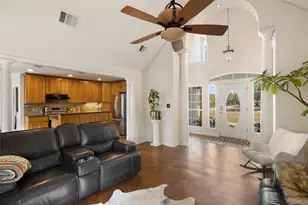 280 Stonegate Dr, Johnson City, TX 78636 - Photo 4