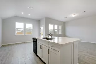 134 Edgewater Trl, Bastrop, TX 78602 - Photo 10
