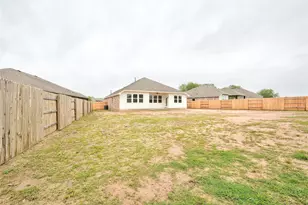 134 Edgewater Trl, Bastrop, TX 78602 - Photo 24