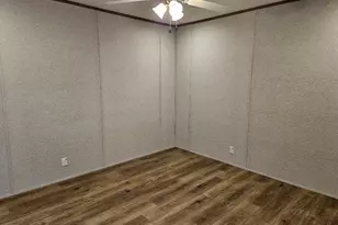 155 San Jacinto St, Bastrop, TX 78602 - Photo 2