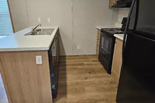 155 San Jacinto St, Bastrop, TX 78602 - Photo 4