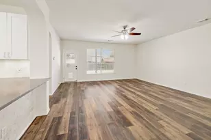 2307 Hayfield Square, Pflugerville, TX 78660 - Photo 4