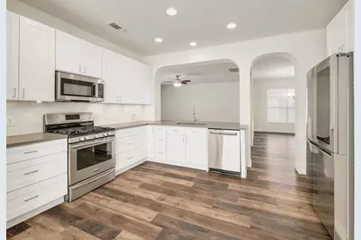 2307 Hayfield Square, Pflugerville, TX 78660 - Photo 10