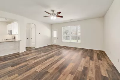 2307 Hayfield Square, Pflugerville, TX 78660 - Photo 4
