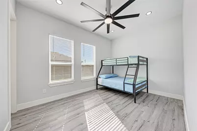 113 Los Robles Road, Elgin, TX 78621 - Photo 18
