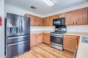 18436 Wind Tree Ln, Elgin, TX 78621 - Photo 10