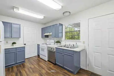 403 W Anderson Avenue, Round Rock, TX 78664 - Photo 8