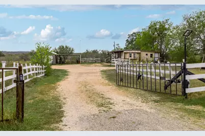 9054 Fm 713, Dale, TX 78616 - Photo 10