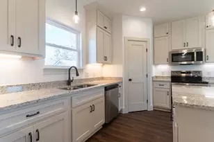 302 String Pr Wy, Smithville, TX 78957 - Photo 8