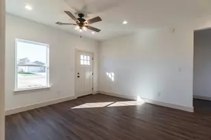 302 String Pr Wy, Smithville, TX 78957 - Photo 12