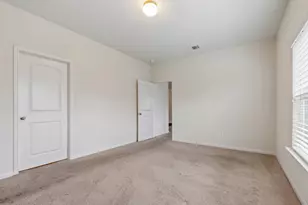 704 Cleary Ln, Jarrell, TX 76537 - Photo 10