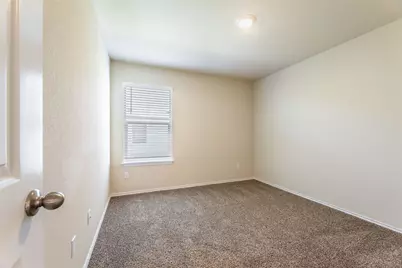 125 Break Avenue, Taylor, TX 76574 - Photo 6