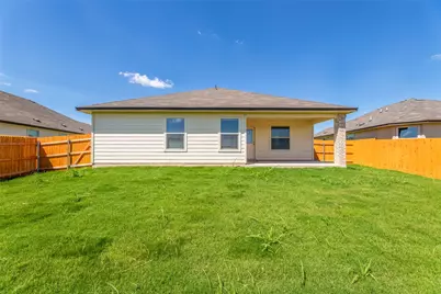 125 Break Avenue, Taylor, TX 76574 - Photo 2