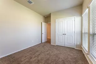 125 Break Ave, Taylor, TX 76574 - Photo 12