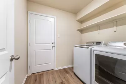 125 Break Avenue, Taylor, TX 76574 - Photo 4