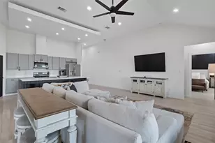 195 Blushing Dr, Cedar Creek, TX 78612 - Photo 16