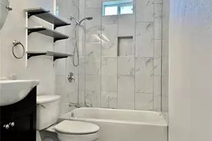 2906 E 12th St, Austin, TX 78702 - Photo 6