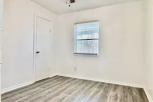 2906 E 12th St, Austin, TX 78702 - Photo 10