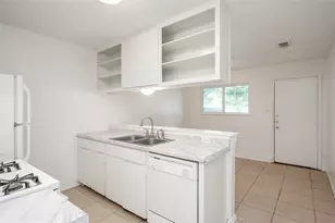 3306 Dolphin Dr, Austin, TX 78704 - Photo 10