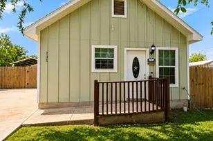 395 Willow Ave, Luling, TX 78648 - Photo 1