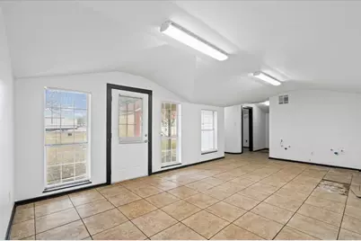 1207 NE Loop 230, Smithville, TX 78957 - Photo 26