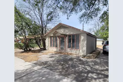 1207 NE Loop 230, Smithville, TX 78957 - Photo 14