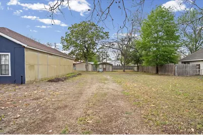 1207 NE Loop 230, Smithville, TX 78957 - Photo 32