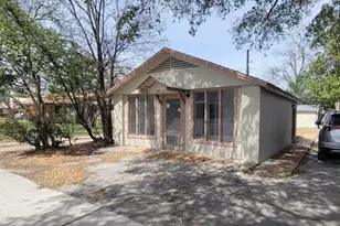 1207 NE Loop 230, Smithville, TX 78957 - Photo 14