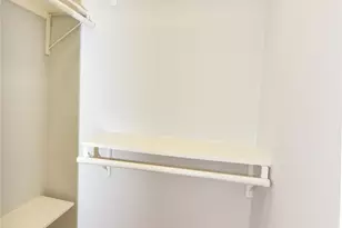 410 Kenniston Dr, Austin, TX 78752 - Photo 12