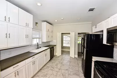 410 Kenniston Drive, Austin, TX 78752 - Photo 2