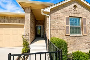 18512 Rio Chama Ln, Austin, TX 78738 - Photo 2