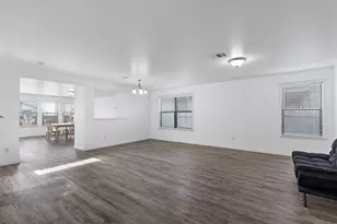 5608 Sunday Silence Dr, Del Valle, TX 78617 - Photo 8