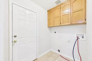 1125 Iris Crescent Dr, Floresville, TX 78114 - Photo 26