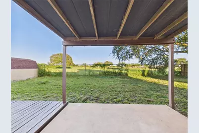 1125 Iris Crescent Drive, Floresville, TX 78114 - Photo 30
