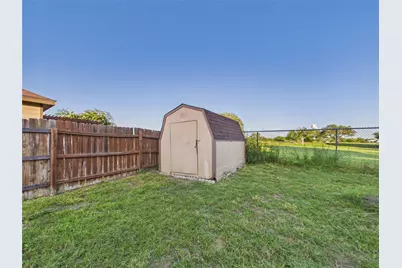 1125 Iris Crescent Drive, Floresville, TX 78114 - Photo 32