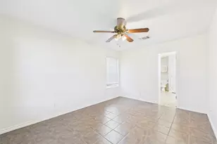 1125 Iris Crescent Dr, Floresville, TX 78114 - Photo 22