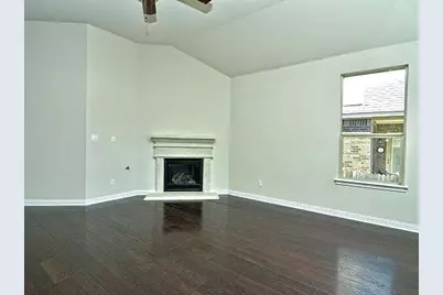 916 Purple Moor Pass, Leander, TX 78641 - Photo 4