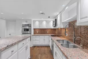 1122 Colorado St, Austin, TX 78701 - Photo 12