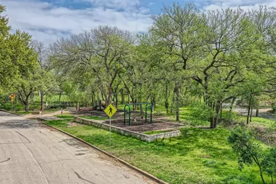 2307 Tower Drive, Austin, TX 78703 - Photo 14