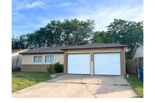 2525 Dovemeadow Dr, Austin, TX 78744 - Photo 2