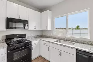 108 Bountiful Ln, Elgin, TX 78621 - Photo 8