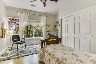 910 W 25th St, Austin, TX 78705 - Photo 10