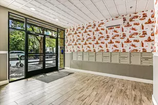 910 W 25th St, Austin, TX 78705 - Photo 6