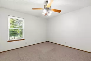 250 Hickory Dr, Elgin, TX 78621 - Photo 22