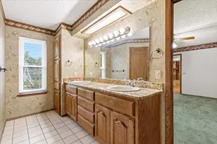 250 Hickory Dr, Elgin, TX 78621 - Photo 16