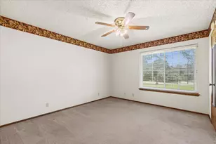 250 Hickory Dr, Elgin, TX 78621 - Photo 20